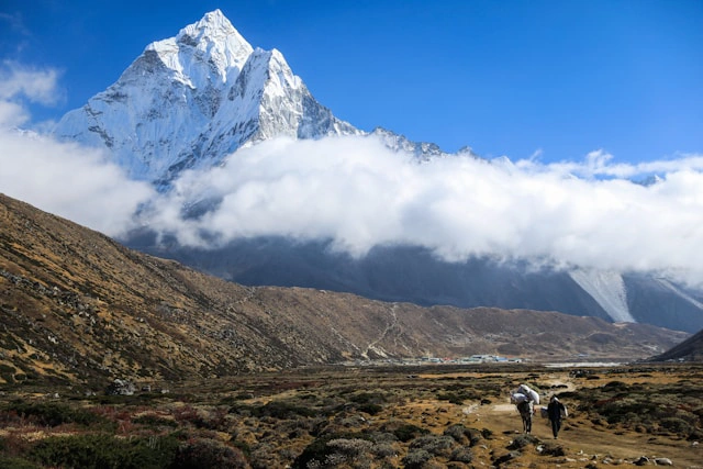 trekking in Nepal 