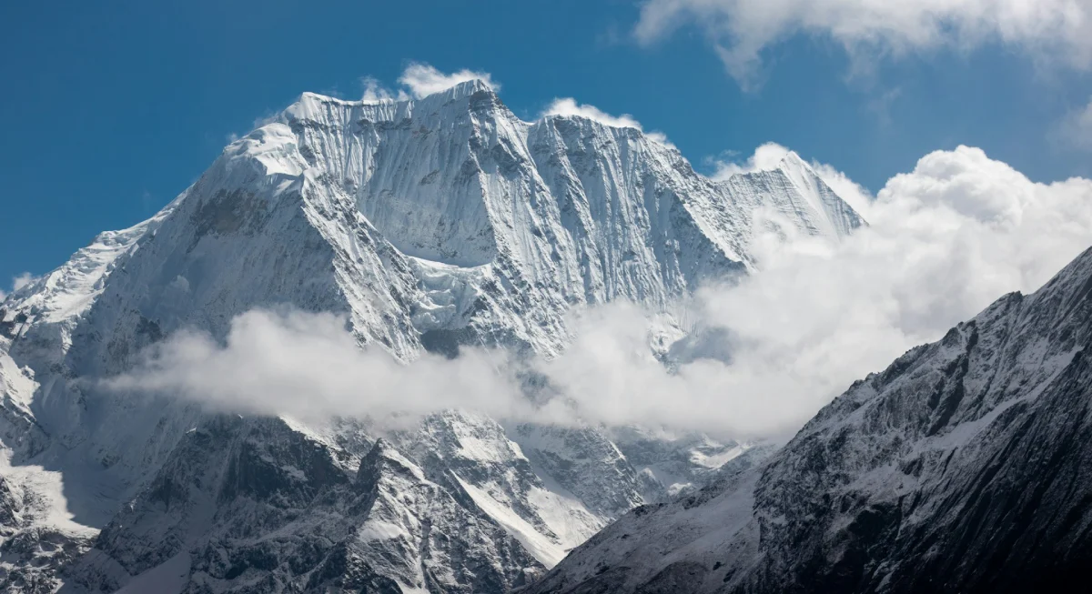 Manaslu Circuit Trek in Nepal: A Beyond Beauty Guide for 2026 1 manaslu circuit